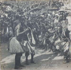 Unknown photographer. Côte d'Ivoire. Scenes de Danses. Photograph. 1920/1950.