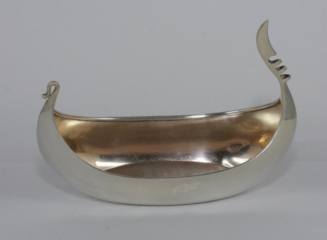 Theodore B. Starr. Salt cellar Viking Ship. Sterling Silver. Early 20th century.