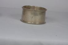 Load image into Gallery viewer, Napkin rings. A pair. Silver. Antiques. 20th c.
